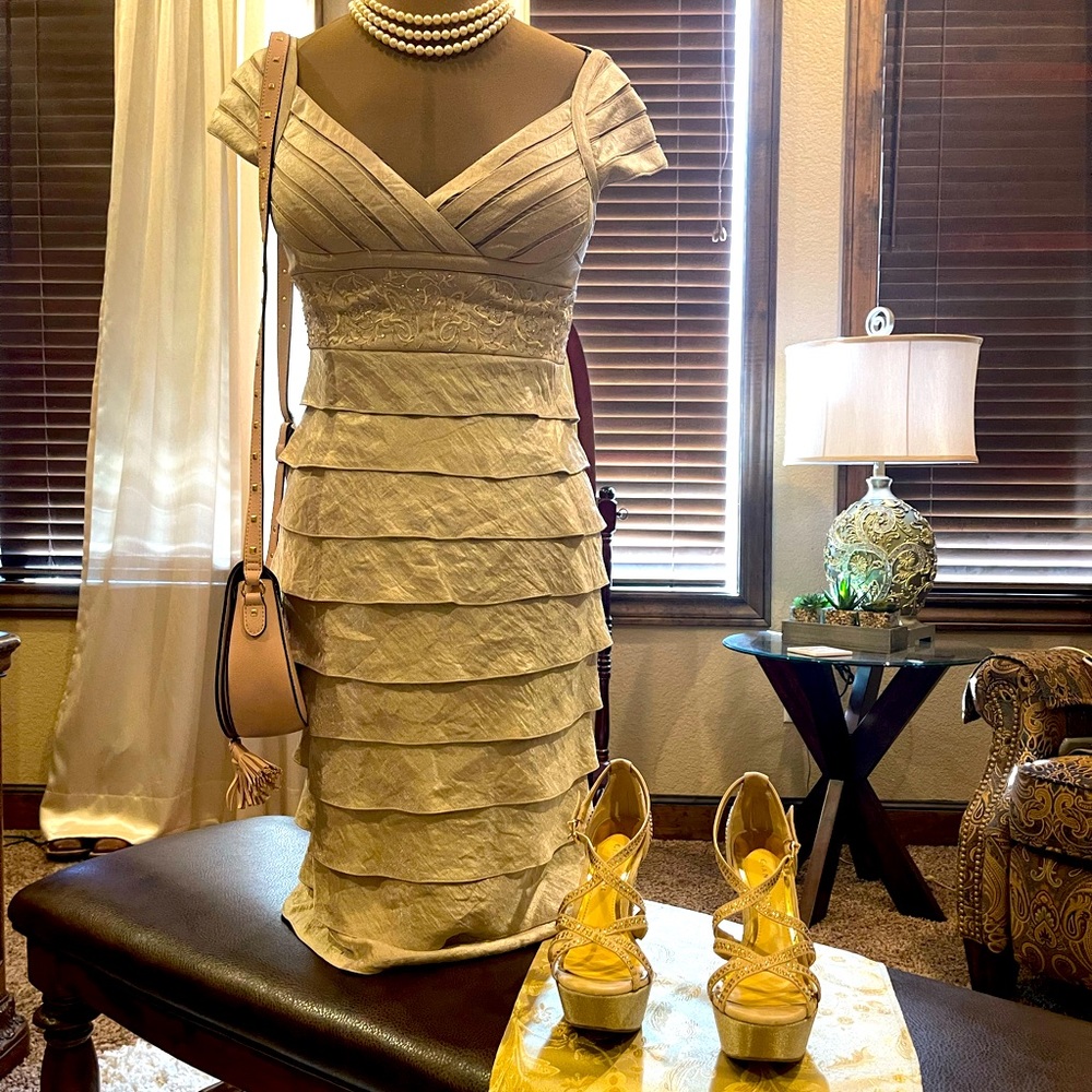 David’s Bridal, Size 4, shimmering beige